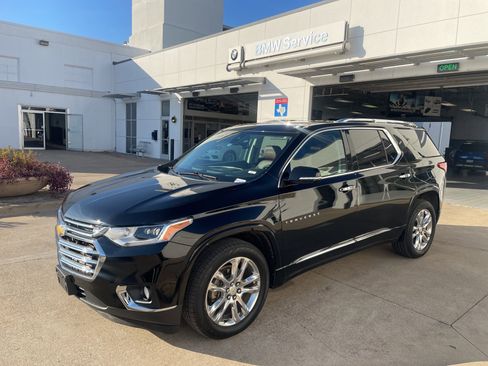 Used 2018 Chevrolet Traverse High Country image 1