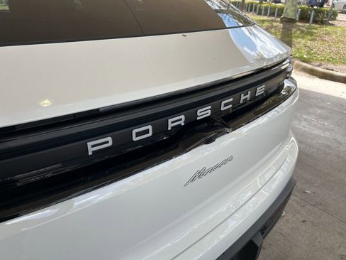 Used 2025 Porsche Macan Electric image 19