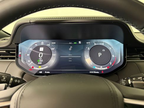 New 2026 Land Rover Range Rover Long Wheelbase SE image 18