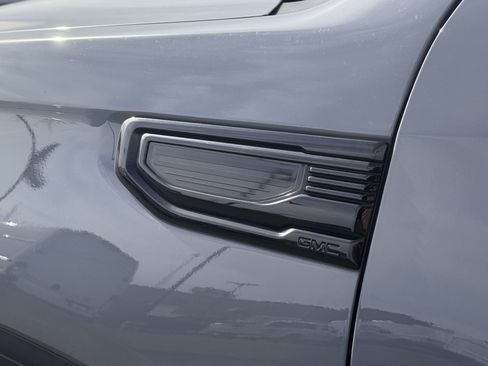 Used 2024 GMC Sierra 1500 Elevation image 7