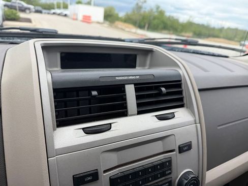 Used 2009 Ford Escape XLT FWD image 15