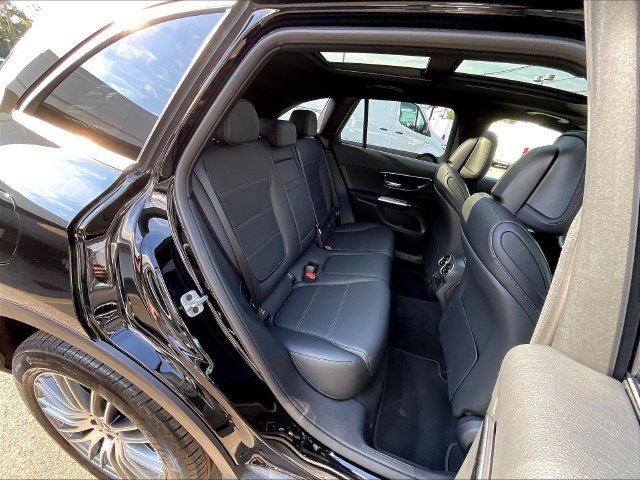 Used 2026 Mercedes-Benz GLC 300 4MATIC image 27