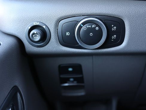 Used 2023 Ford Transit 350 XLT image 33