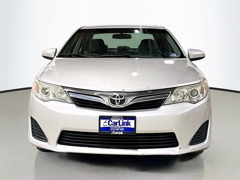 Used 2012 Toyota Camry LE image 2