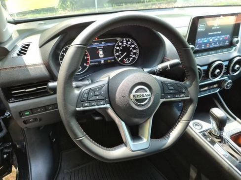 Used 2023 Nissan Sentra SR w/ Electronics Package FWD image 17