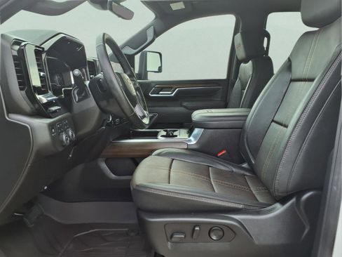 Used 2025 Chevrolet Silverado 2500 High Country w/ High Country Premium Package image 12