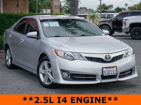 Used 2012 Toyota Camry SE FWD image 2
