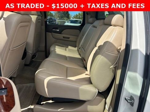 Used 2013 Chevrolet Avalanche LTZ image 15