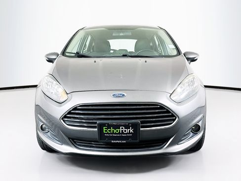 Used 2014 Ford Fiesta SE w/ Equipment Group 201A FWD image 2