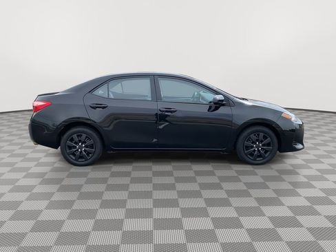 Used 2017 Toyota Corolla LE FWD image 8