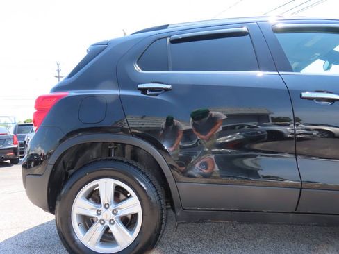 Used 2019 Chevrolet Trax LT w/ LT Convenience Package AWD/4WD image 25