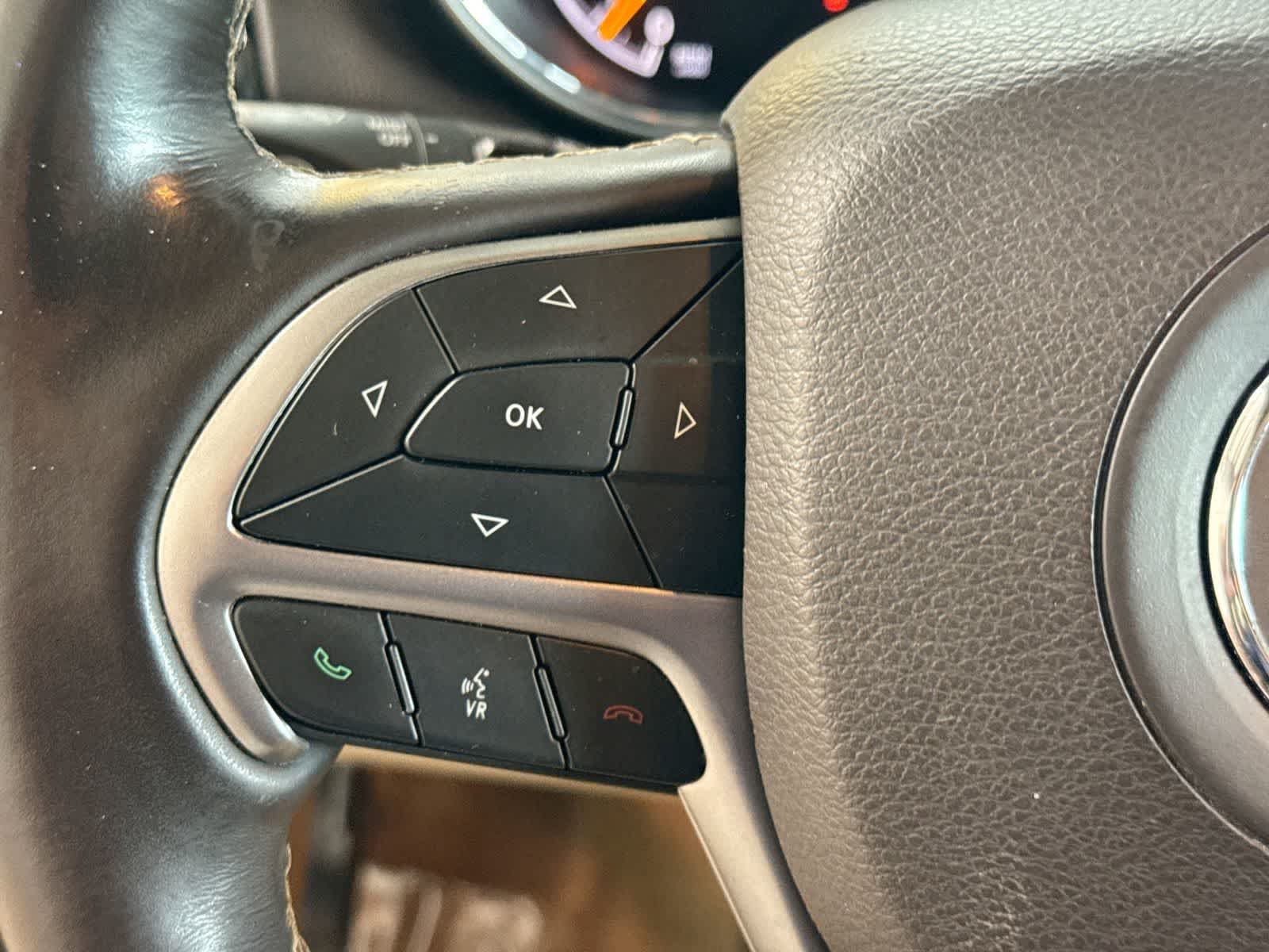 Used 2019 Jeep Grand Cherokee Overland AWD/4WD image 28