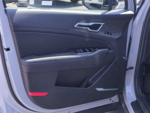 Certified 2025 Kia Sportage X-Pro Prestige AWD/4WD image 12