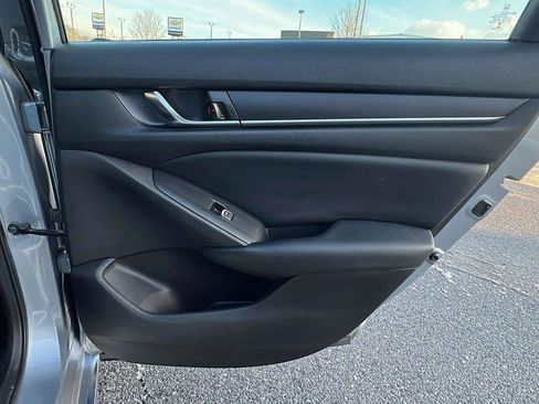 Used 2021 Honda Accord EX image 14