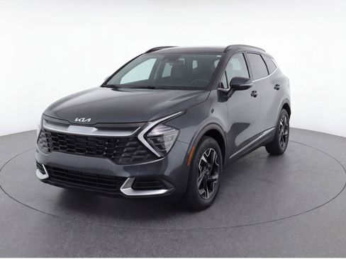 Used 2024 Kia Sportage LX image 3