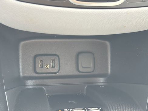 Used 2018 Chevrolet Equinox Premier FWD image 7