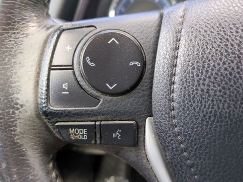 Used 2018 Toyota Corolla SE FWD image 22
