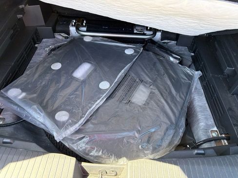 Used 2024 Nissan Rogue SV FWD image 14