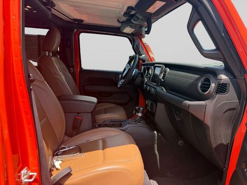 Used 2023 Jeep Wrangler Unlimited Sahara AWD/4WD image 17