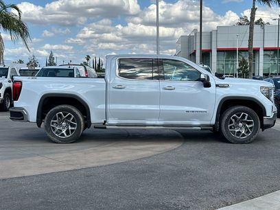 New 2026 GMC Sierra 1500 SLT w/ SLT Premium Package