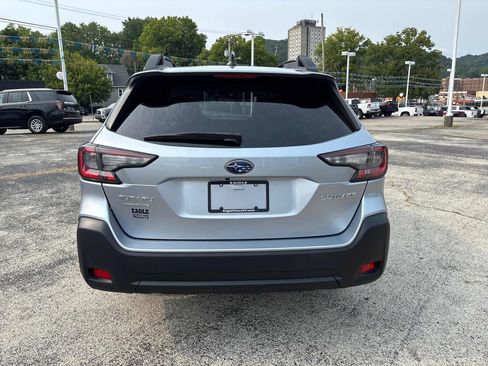 Used 2023 Subaru Outback Premium AWD/4WD image 4
