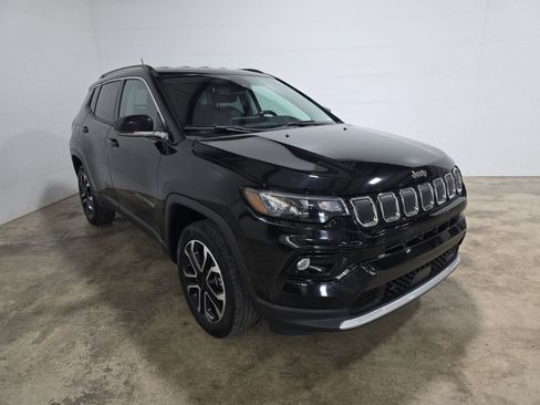 Used 2022 Jeep Compass Limited image 3