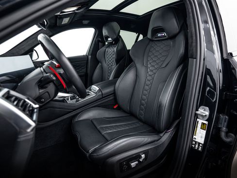 Used 2025 BMW X6 M Competition w/ Executive Package image 17