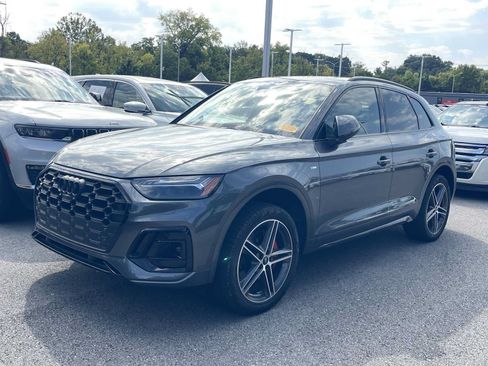 Used 2024 Audi Q5 e Prestige w/ Prestige Package AWD/4WD image 3