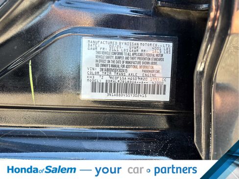 Used 2025 Nissan Sentra SR FWD image 21