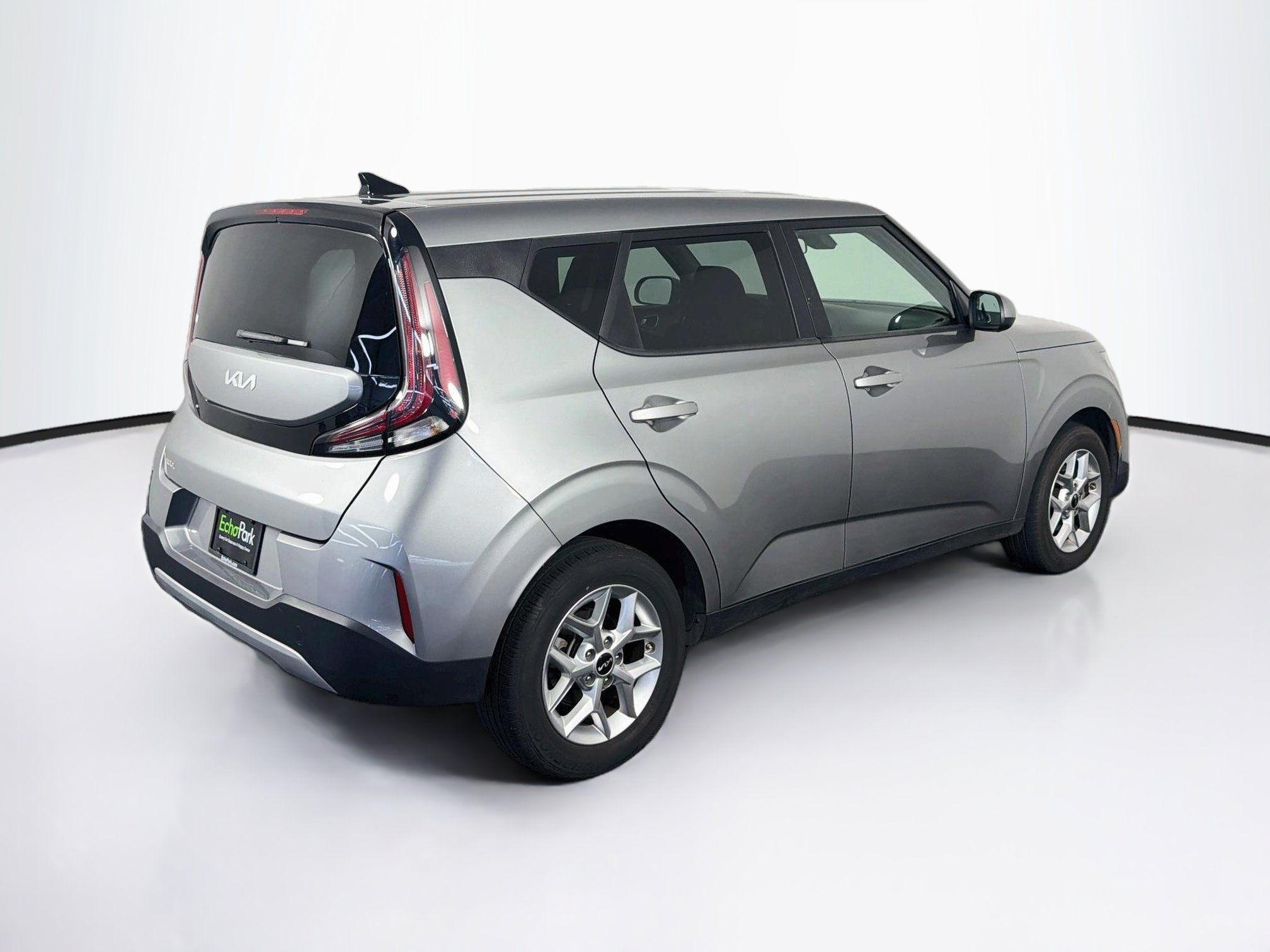 Used 2025 Kia Soul LX w/ LX Technology Package FWD image 9