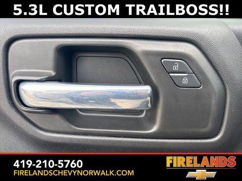 Used 2021 Chevrolet Silverado 1500 Custom Trail Boss w/ LPO, Dark Essentials Package image 15