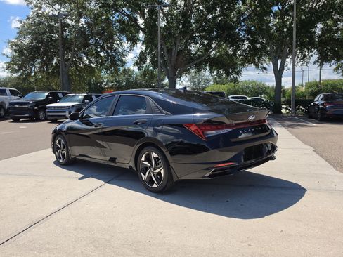 Used 2023 Hyundai Elantra Limited FWD image 6