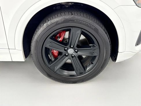 Used 2019 Audi Q8 Premium w/ Convenience Package AWD/4WD image 31