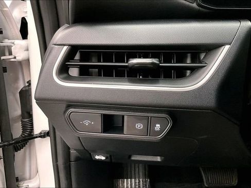 Used 2025 Kia K4 FWD image 36