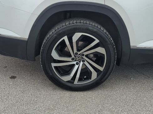 Used 2023 Volkswagen Atlas SEL AWD/4WD image 36