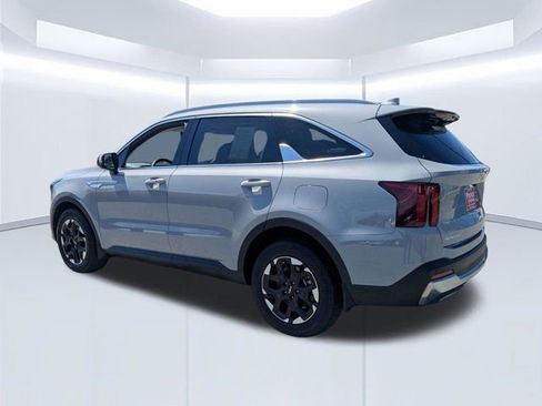 Used 2025 Kia Sorento S w/ Panoramic Sunroof Package FWD image 6