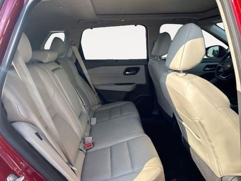 Used 2023 Nissan Rogue SV w/ SV Premium B Package image 12