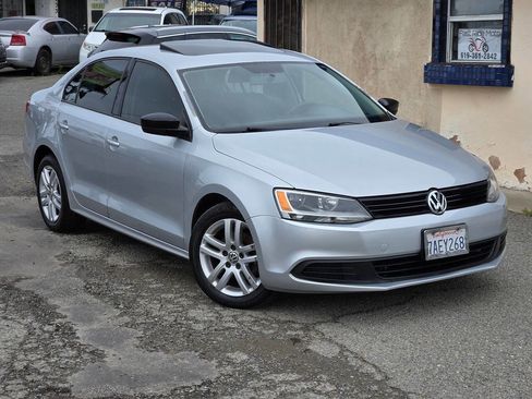 Used 2013 Volkswagen Jetta S image 3