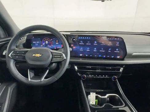 New 2026 Chevrolet Traverse LT w/ Driver Confidence Package FWD image 18
