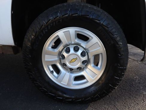 Used 2010 Chevrolet Silverado 2500 LTZ w/ Suspension Package, Off-Road image 43