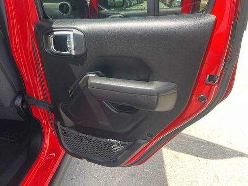 Used 2024 Jeep Wrangler Unlimited Sport AWD/4WD image 37