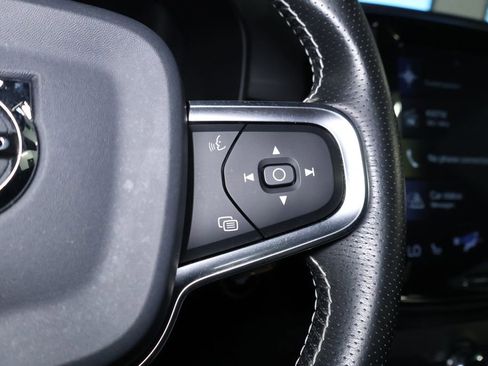 Used 2019 Volvo XC40 T5 R-Design image 22