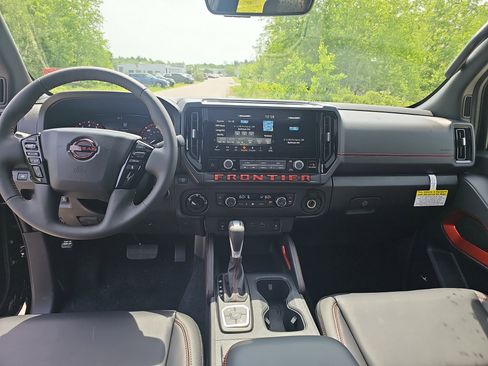 New 2026 Nissan Frontier PRO-4X w/ Pro Premium Package AWD/4WD image 3