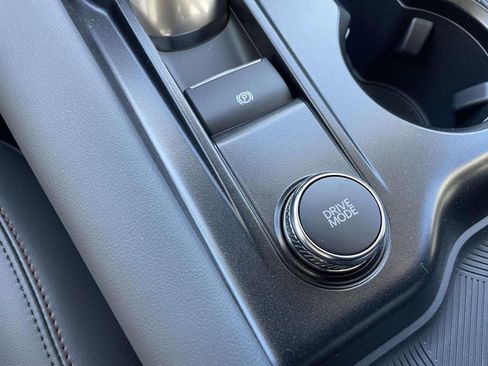 New 2026 Ford Explorer Active w/ Active Comfort Package RWD image 9