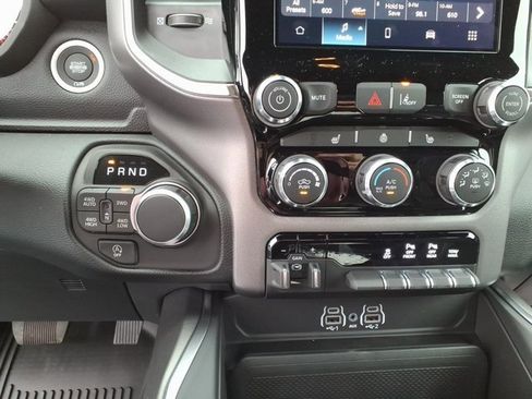 New 2026 RAM 1500 4x4 Crew Cab image 16