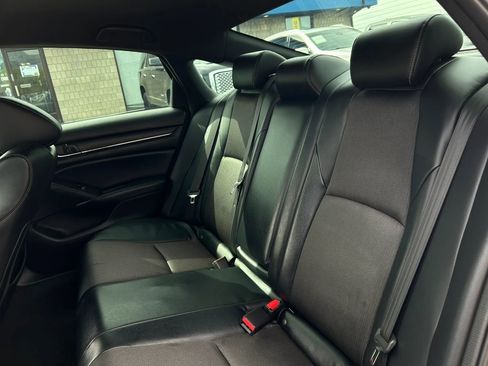 Used 2018 Honda Accord Sport image 17