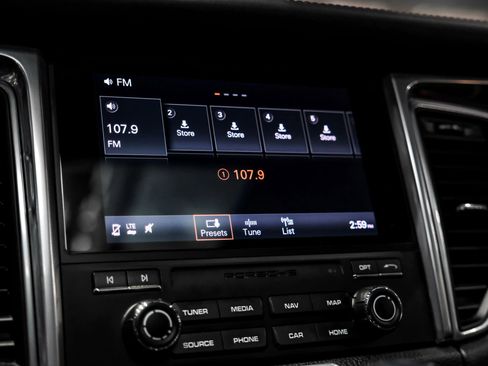 Used 2017 Porsche Macan S image 32