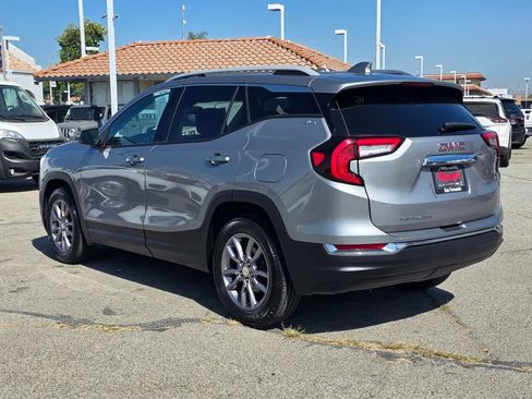 Used 2024 GMC Terrain SLT FWD image 6