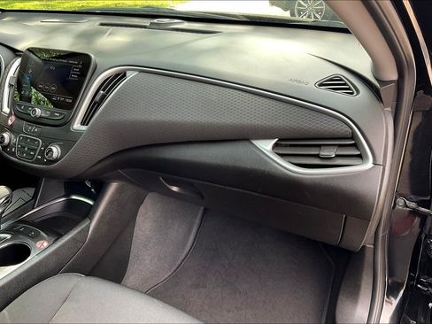 Used 2025 Chevrolet Malibu LT image 22