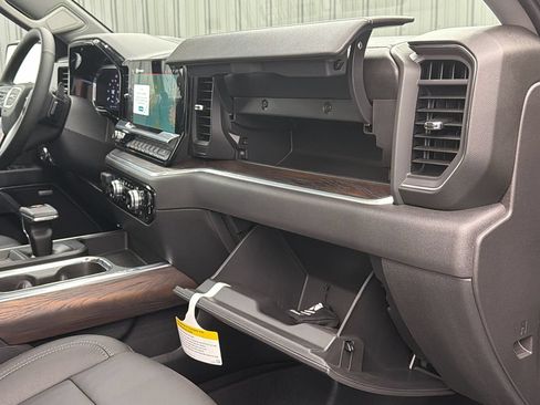 Used 2026 GMC Sierra 1500 SLT w/ SLT Premium Plus Package AWD/4WD image 38
